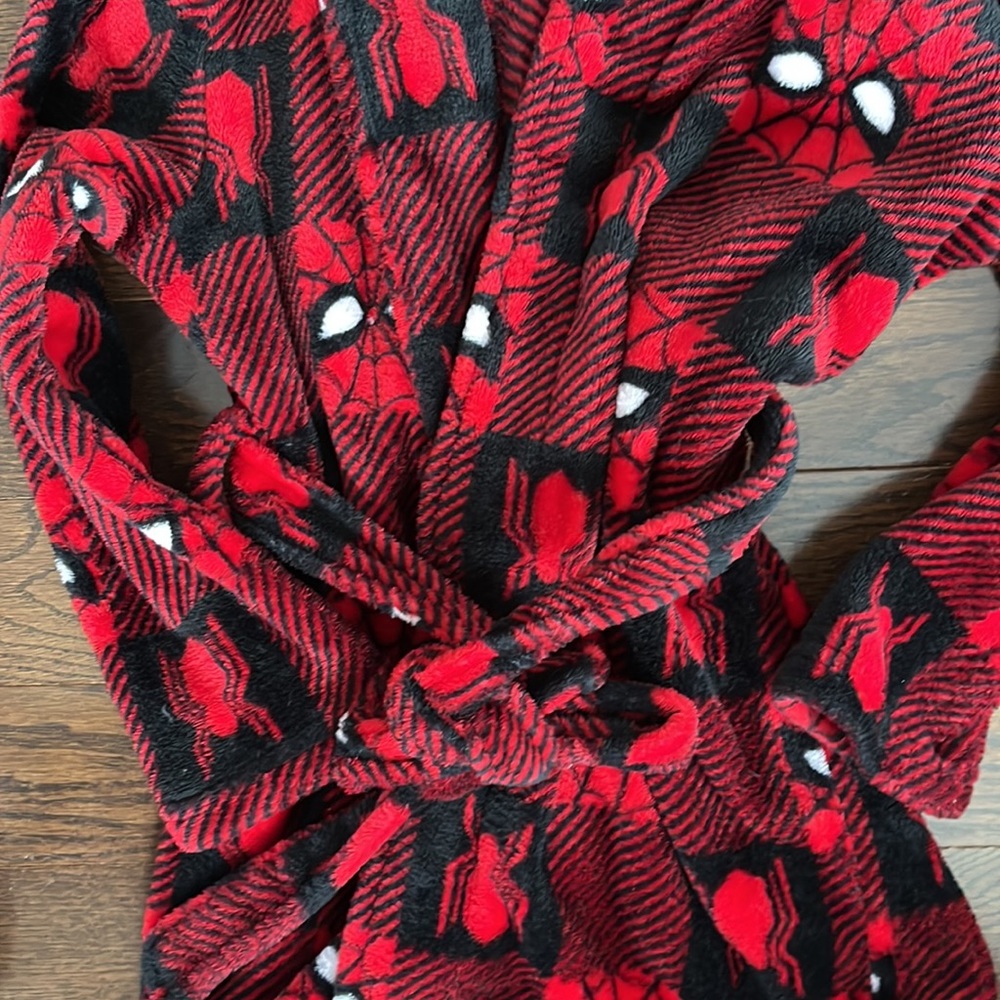 Marvel Spider-Man Robe- EUC - Picture 3 of 4